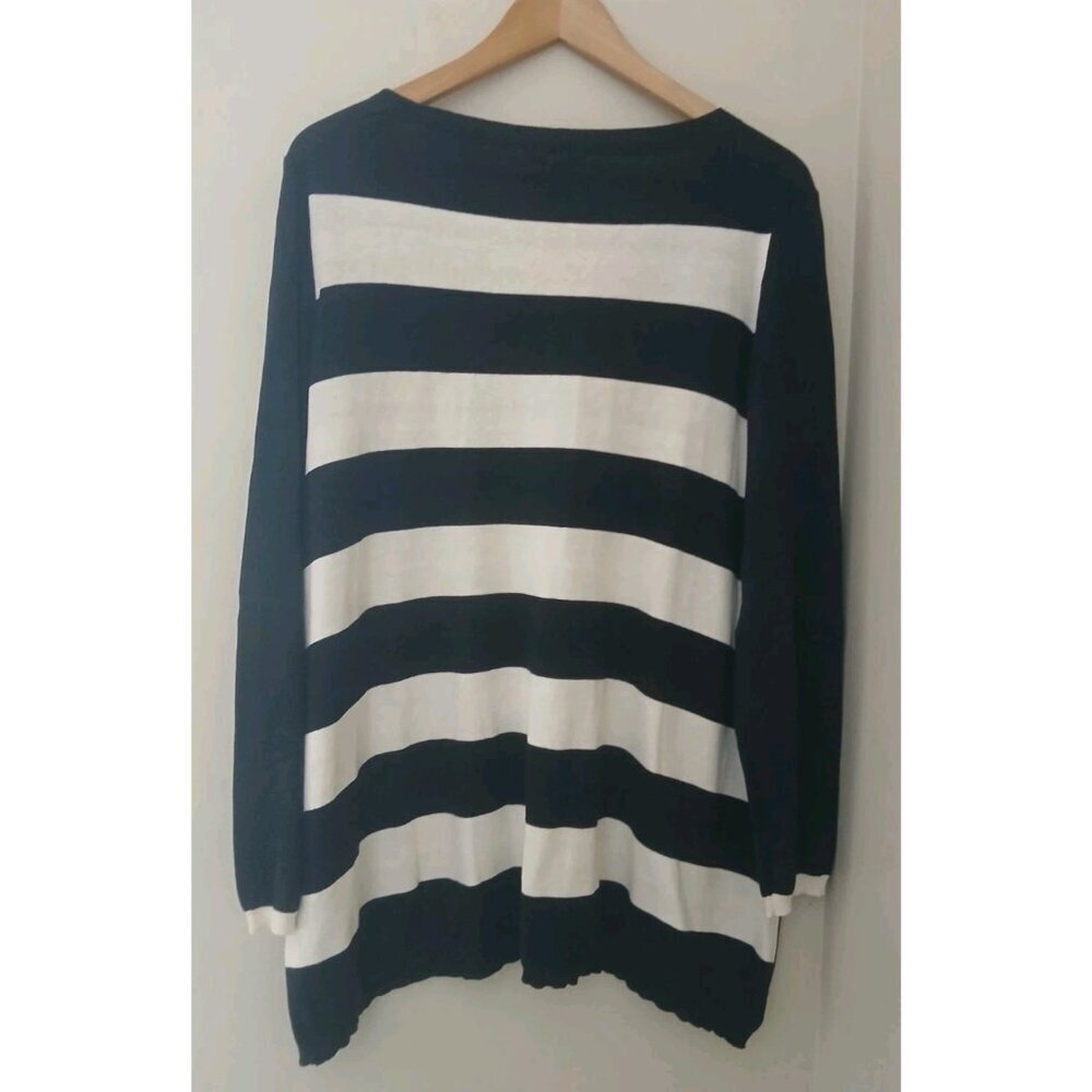 Lisa Todd V‎ Neck Sweater